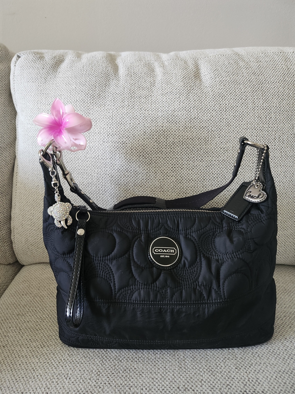 Coach Black Poppy Signature Quilted Shoulder Bag F17720 - Picture 1 of 7